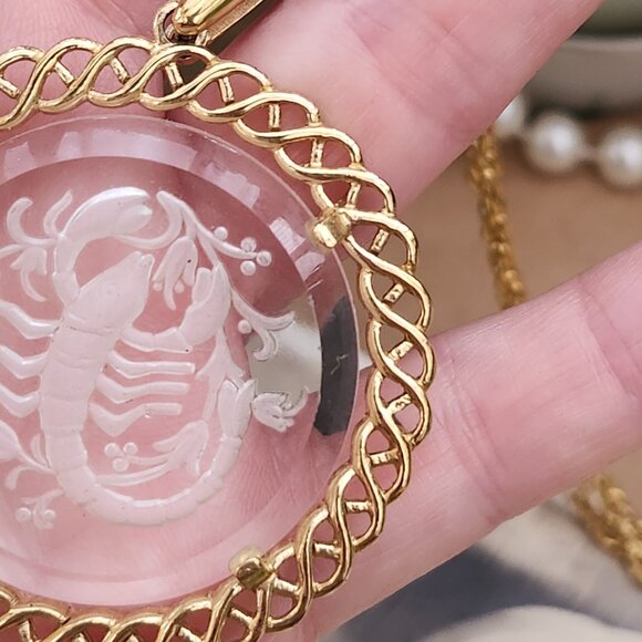 Vintage 1960's Crown Trifari Reverse Intaglio Glass Scorpio Zodiac Pendant - Picture 9 of 12